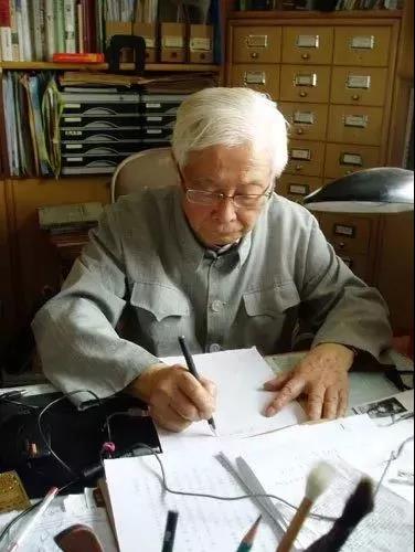 老教授捐款100萬去銀行轉賬