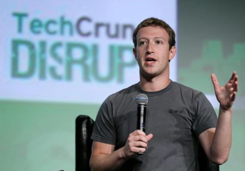 激动! Facebook创始人马克.扎克伯格在母校哈佛演讲 不忘秀恩爱