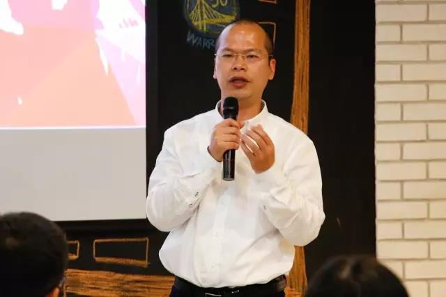 金程教育首席培训师洪波老师致开场辞.